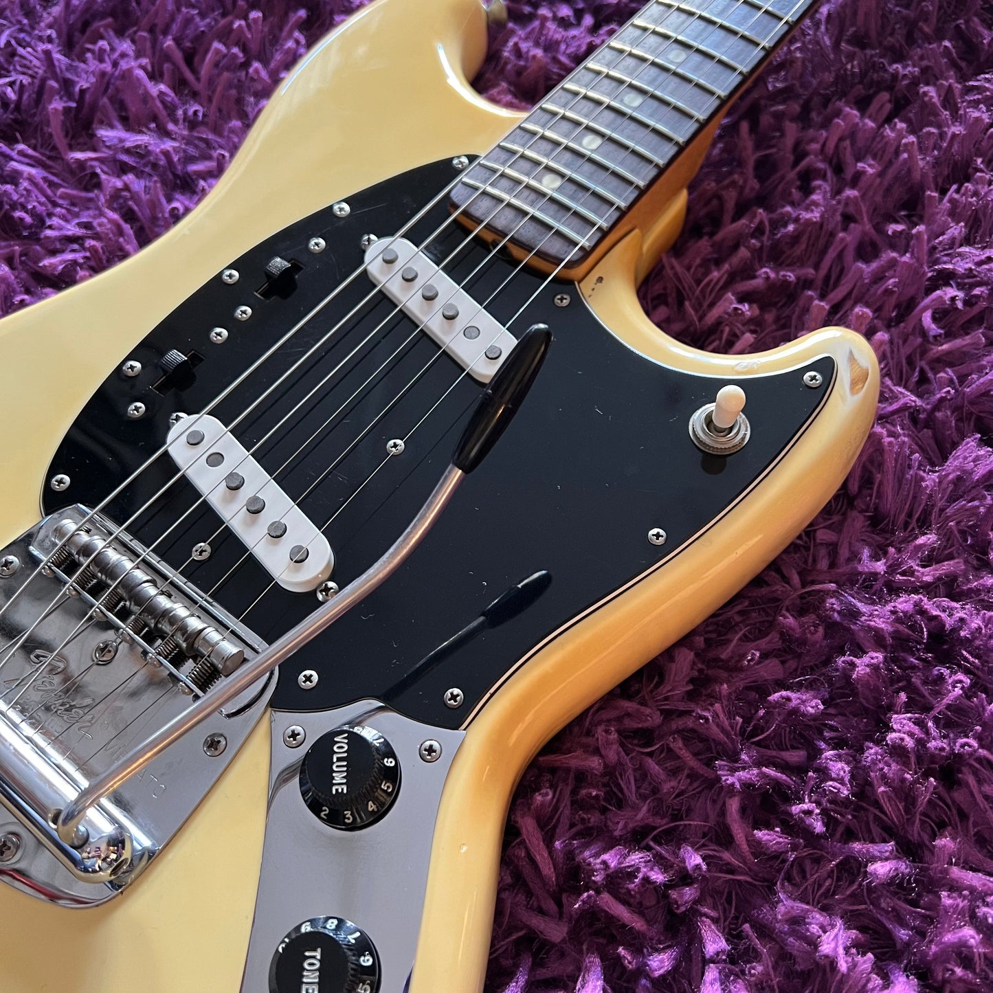 1977 Fender Mustang Olympic White (Fullerton CBS Era) (w/ OHSC)
