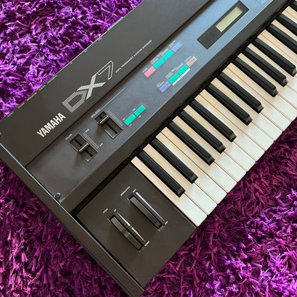Yamaha DX7 Keyboard Synthesizer (w/ Road Case) (Made in Japan)