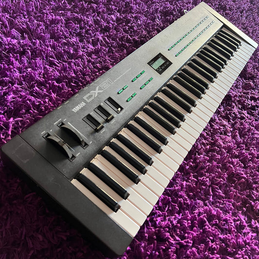 1980s Yamaha DX-21 FM Keyboard Synthesizer
