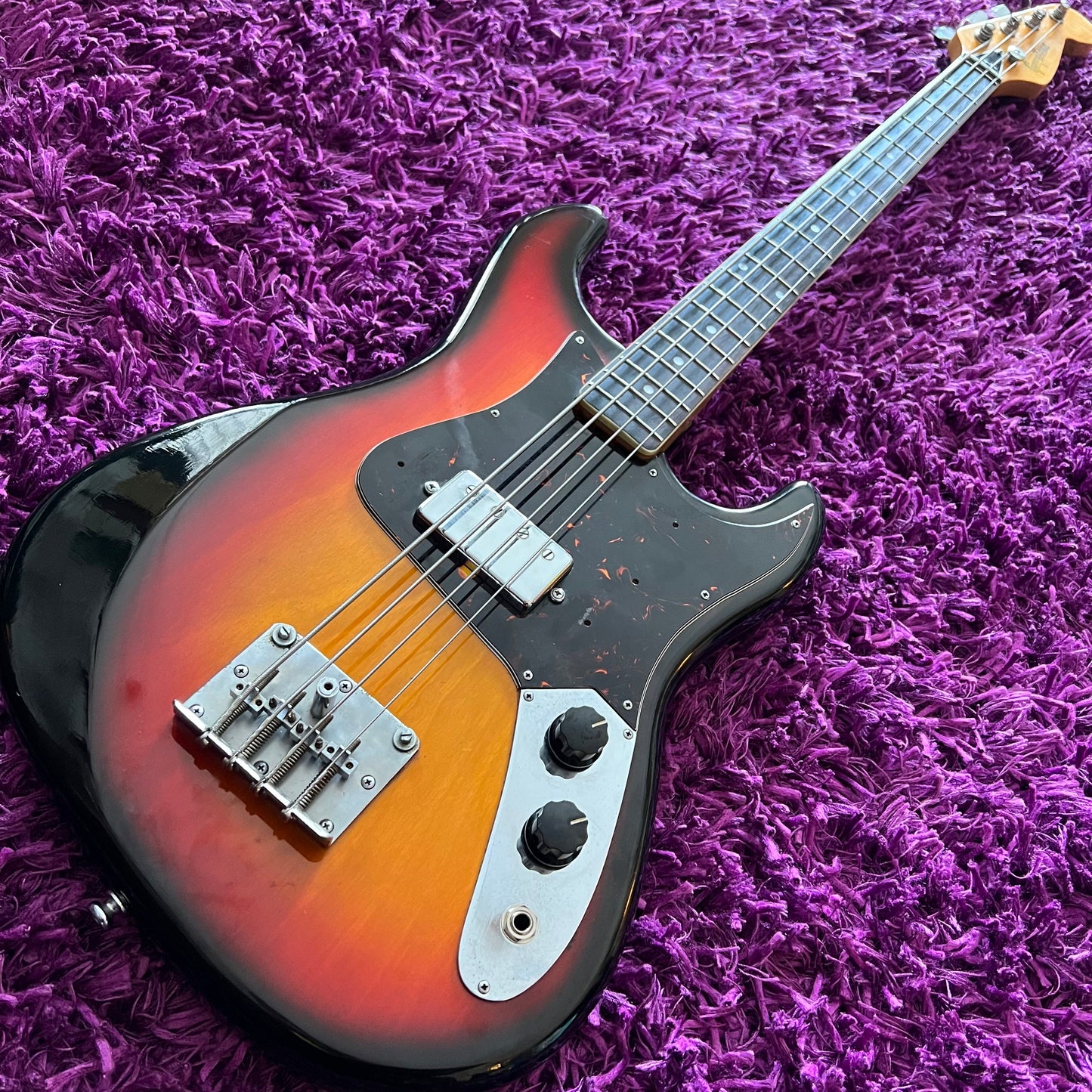 Early 1970s Guyatone EB-25 Offset Bass (30" Short Scale)