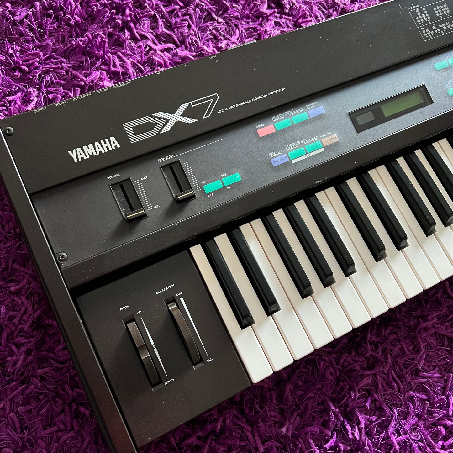 Yamaha DX7 Keyboard Synthesizer (LED Upgrade w/ Branded Case) (Made in Japan)