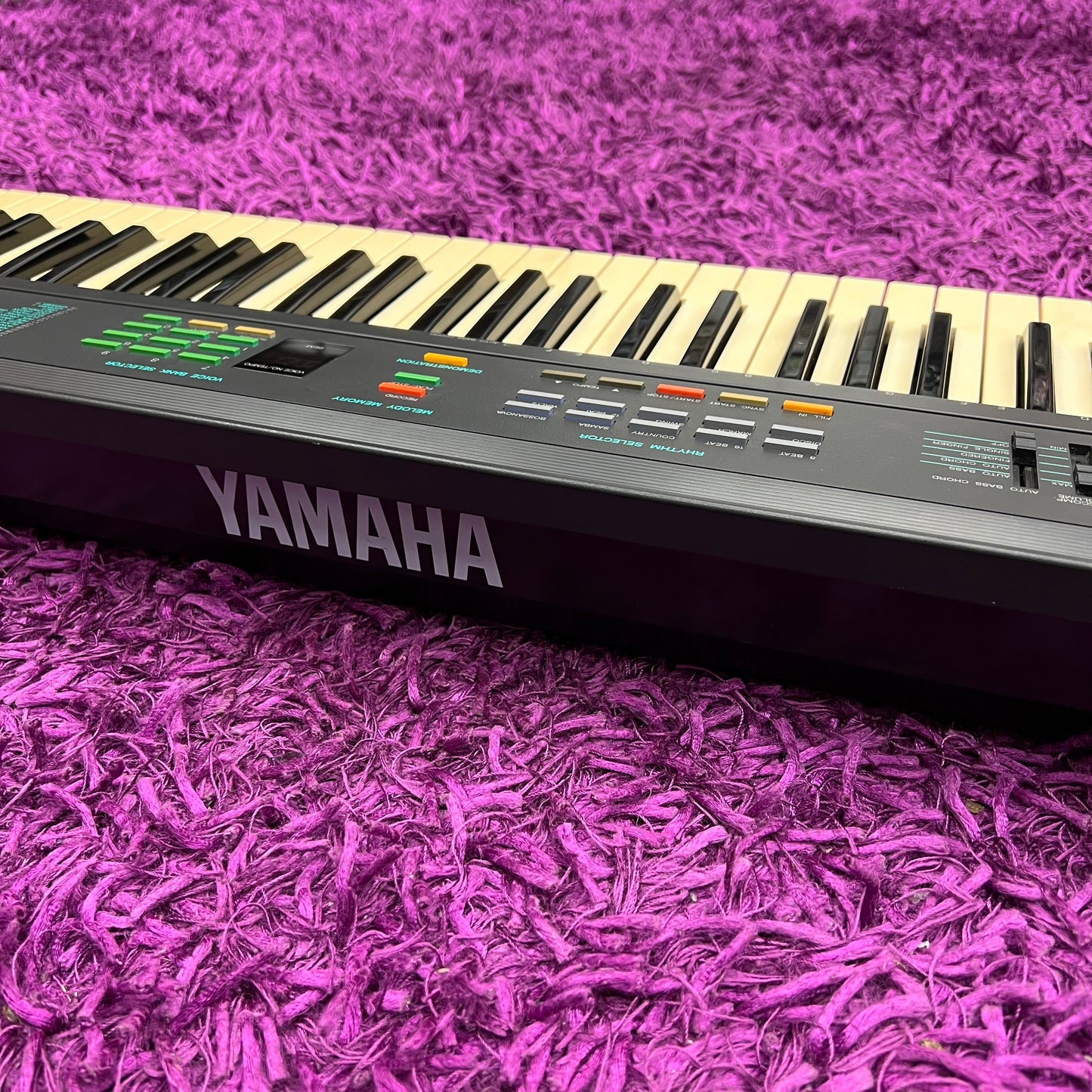 Yamaha PSR-6 Retro FM Synthesizer